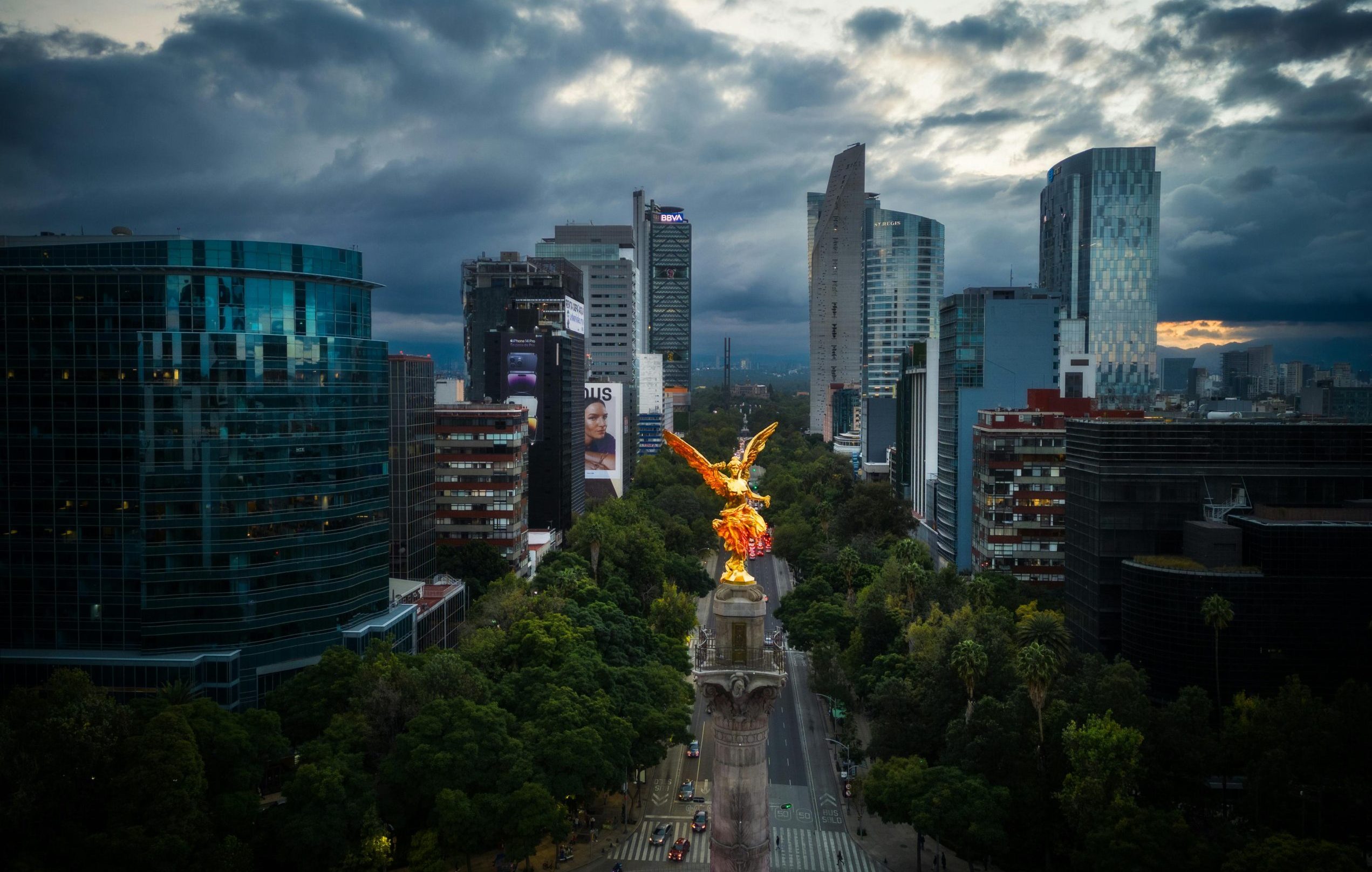 most famous statue in Mexico City, Angel of Independence, officially named Monumento a la Independencia and often called El Ángel, located on the Paseo de la Reforma