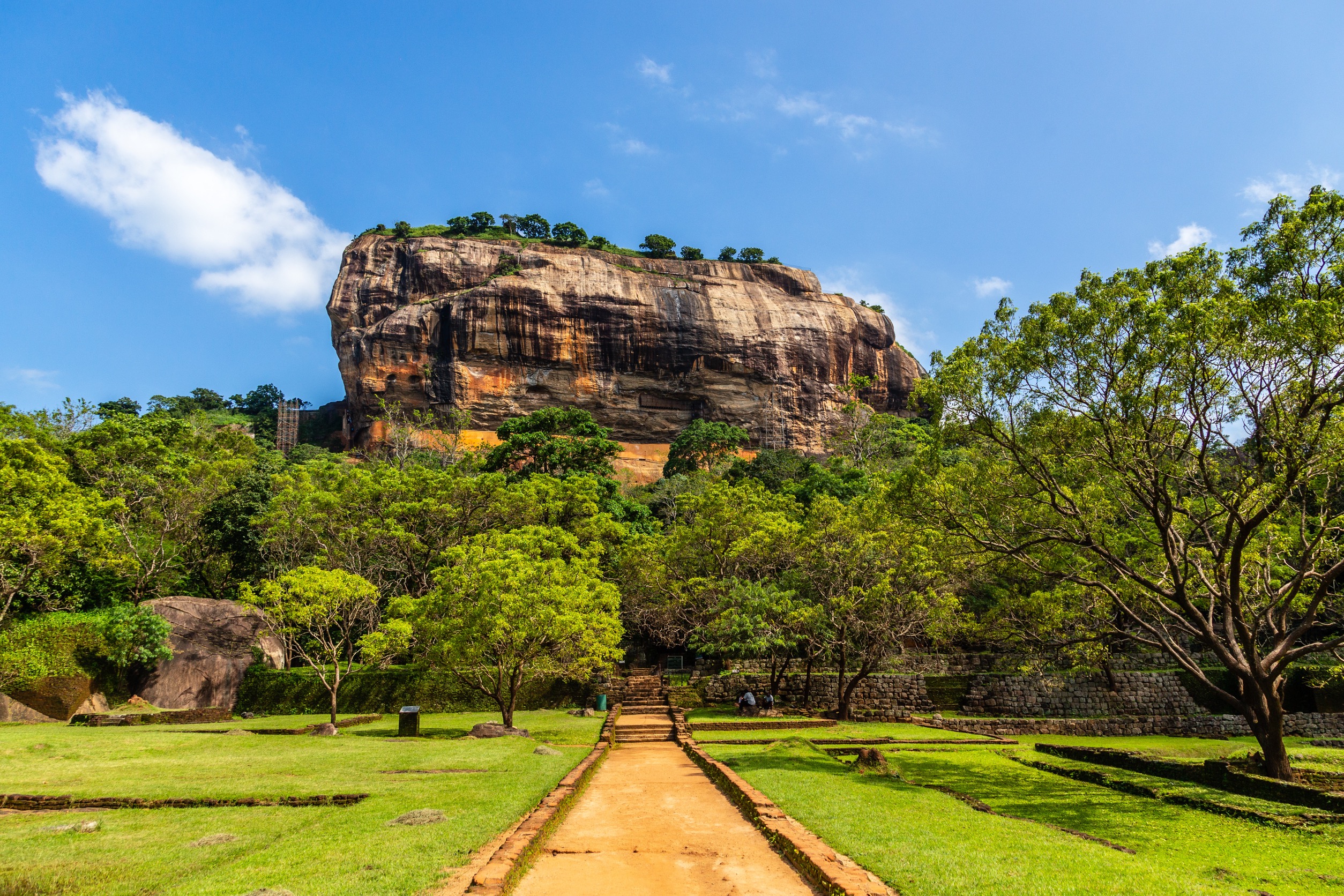 10 Days in Sri Lanka: The Complete Culture, Wildlife, Mountains & Coast Itinerary
